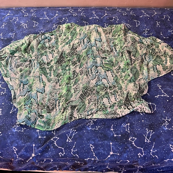 💜 NWOT NY Collection Blue & Green Flowy Sleeveless Blouse - Picture 3 of 3